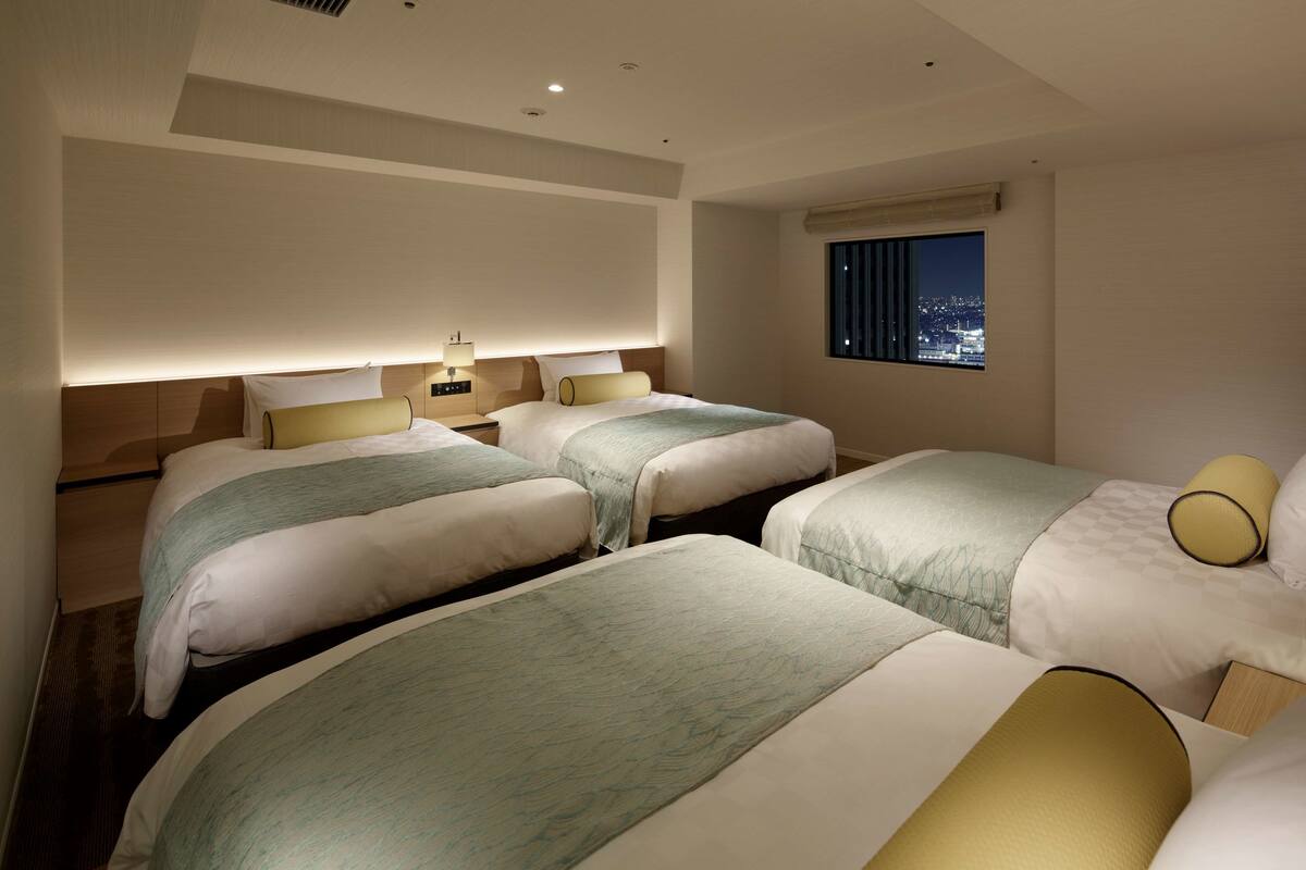 33th-37th Quad Room, Non-Smoking (Panorama Floor)