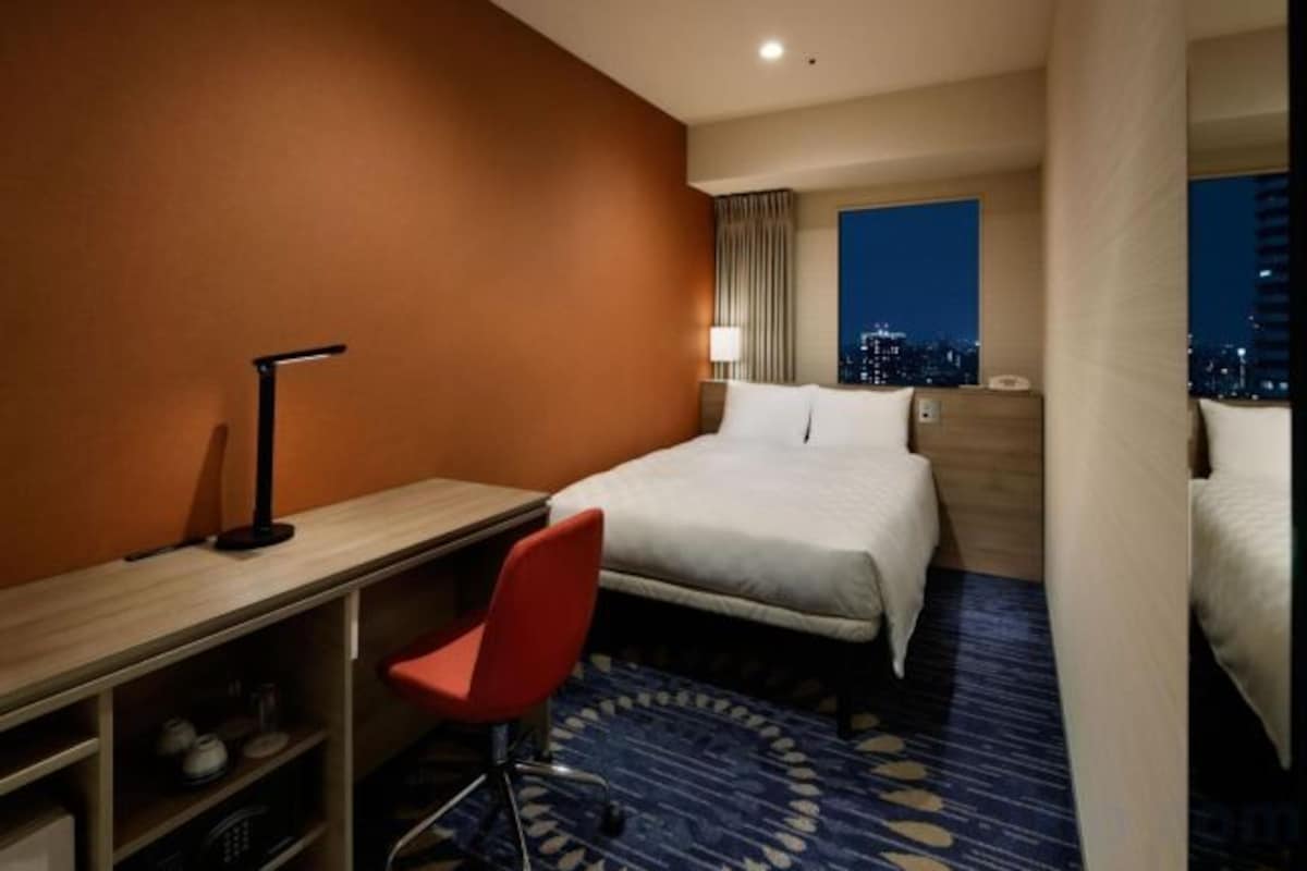Edredons de pluma, cofres nos quartos, cortinas blackout