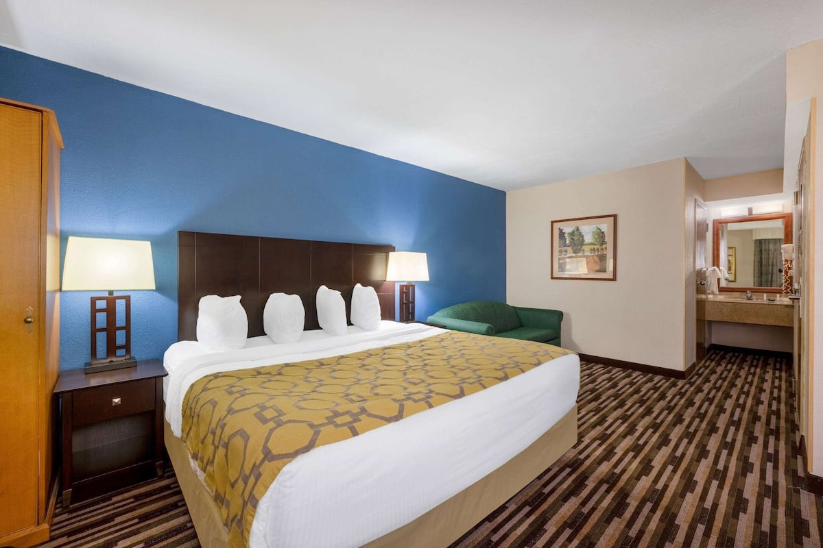 In-room safe, iron/ironing board, free cots/infant beds, free WiFi