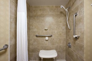 Ensemble baignoire-douche, pomme de douche hydromassante