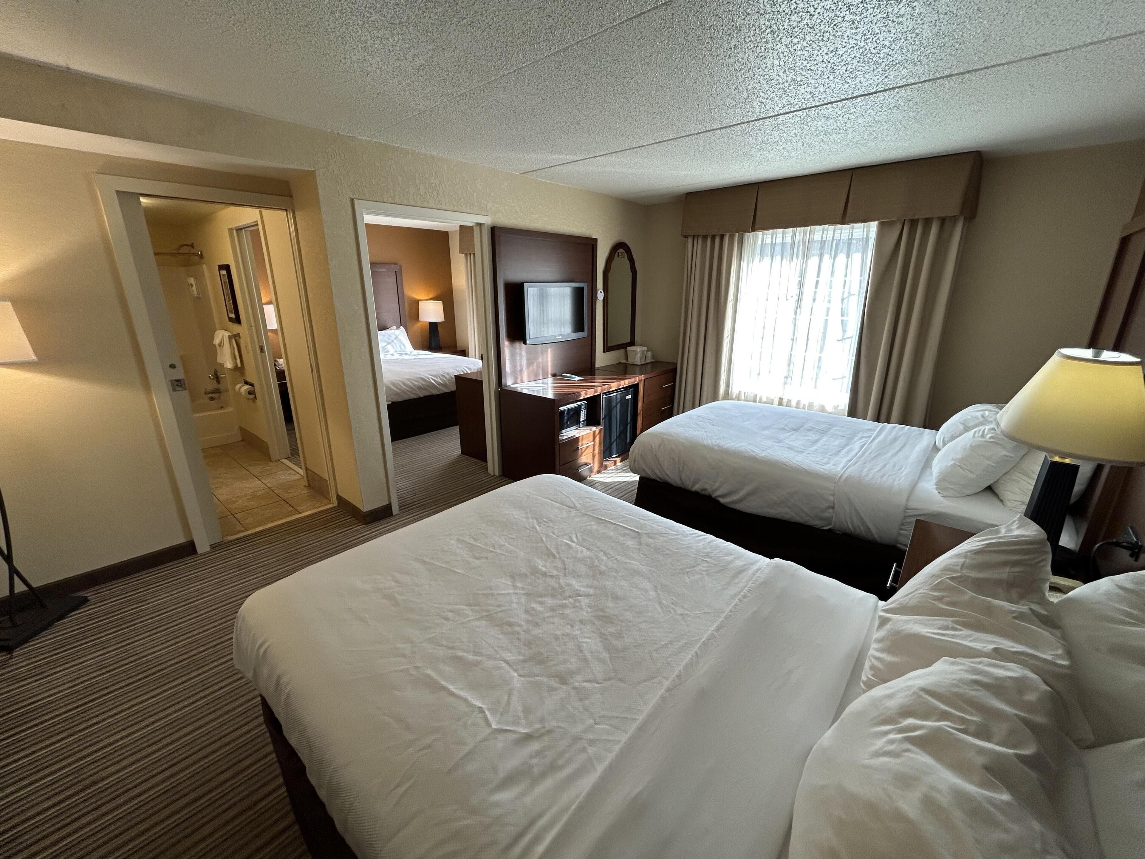 ห้องแฟมิลี่, ปลอดบุหรี่ | ตู้นิรภัยในห้องพัก, เตารีด/โต๊ะรีดผ้า, เปล/เตียงเด็กอ่อน (ฟรี)