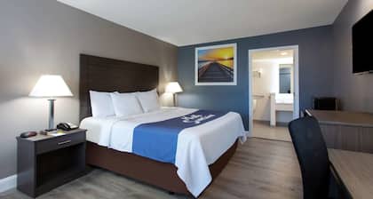 Days Inn by Wyndham Chesapeake