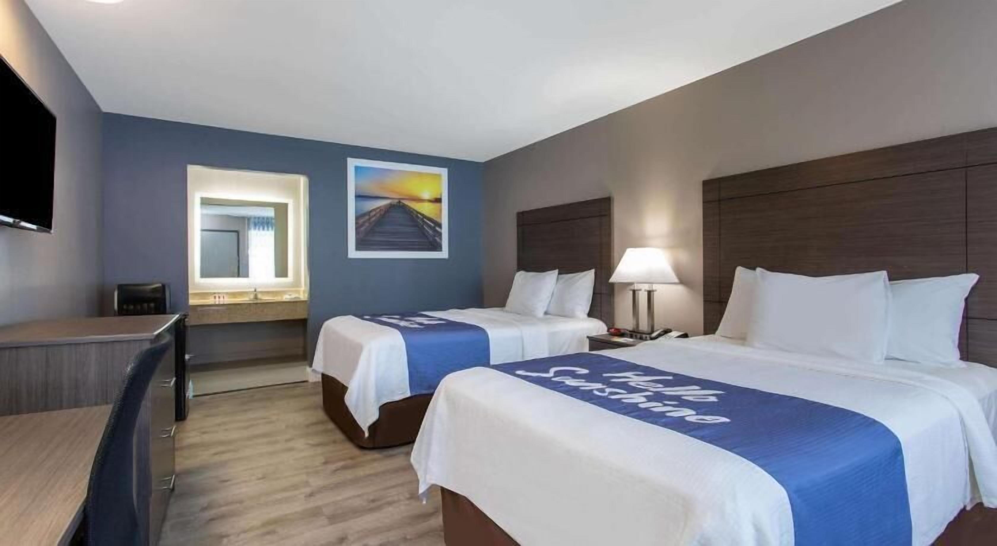 Premium bedding, down duvets, desk, blackout curtains