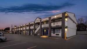 Unclassified image, 2 of 53, button - Days Inn by Wyndham Chesapeake (Chesapeake)