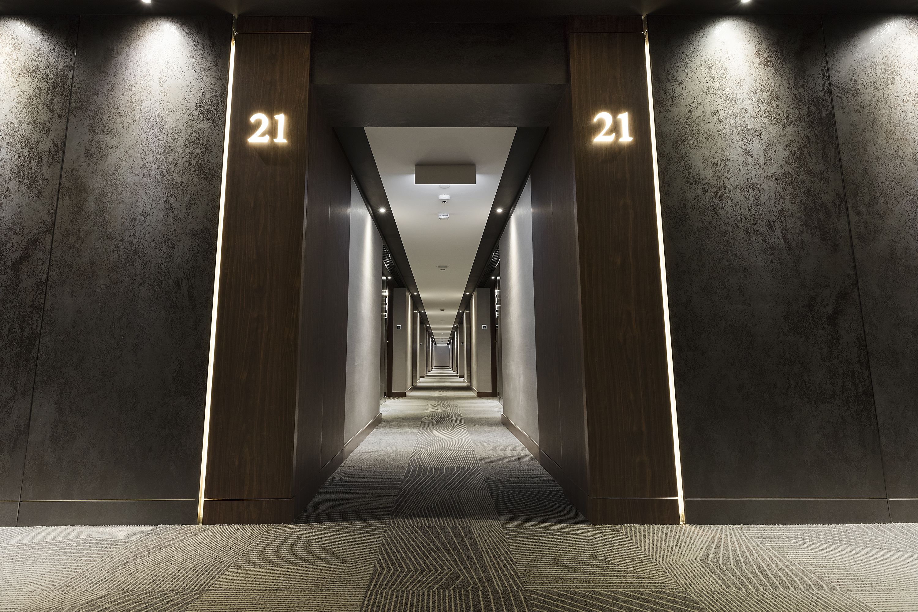 signature twin room | hallway