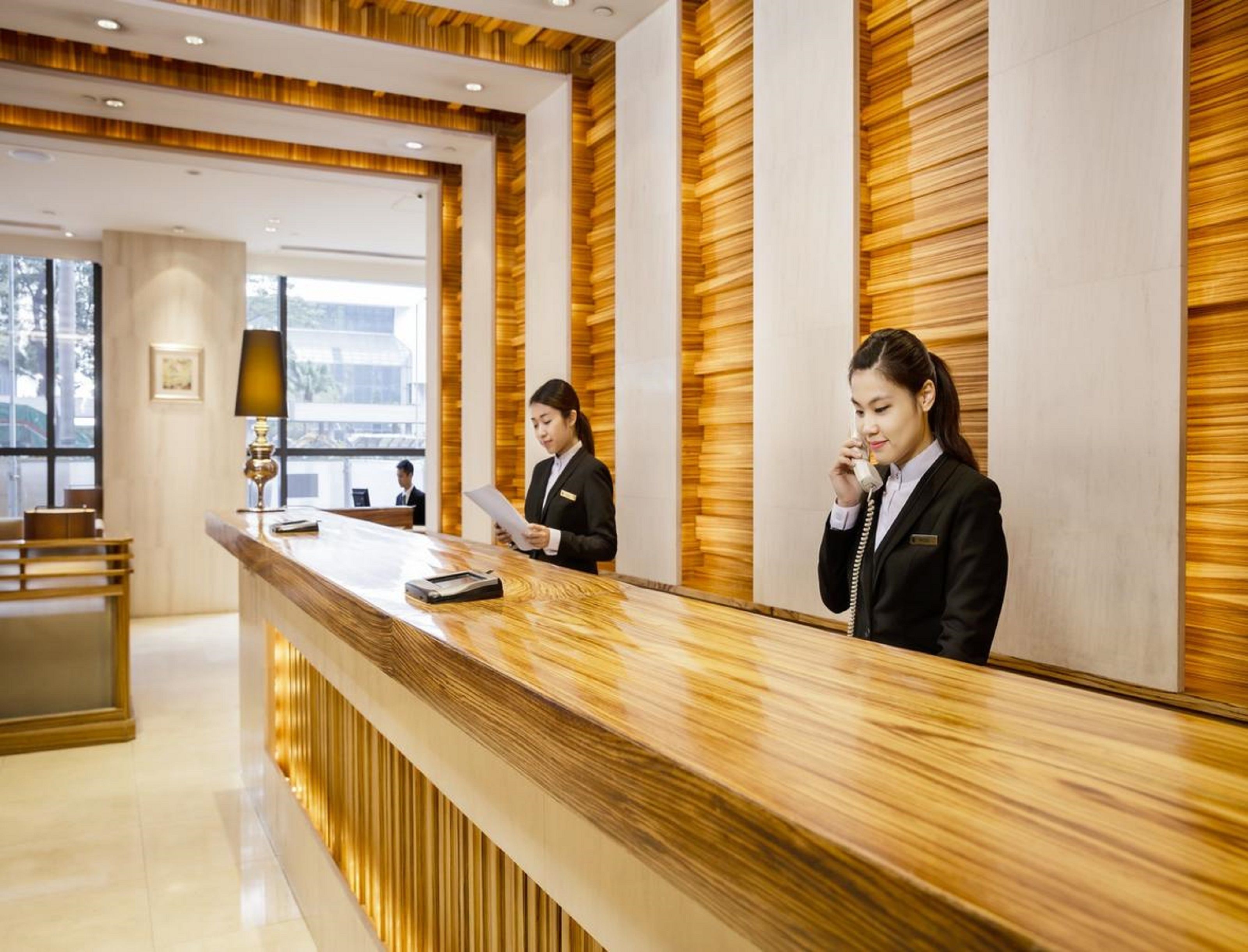 Quầy thủ tục nhận/trả phòng