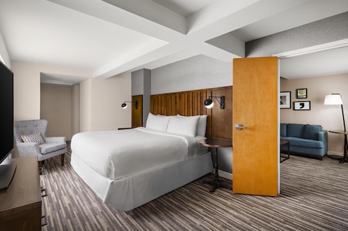Best Western Premier Plainview-Long Island Hotel