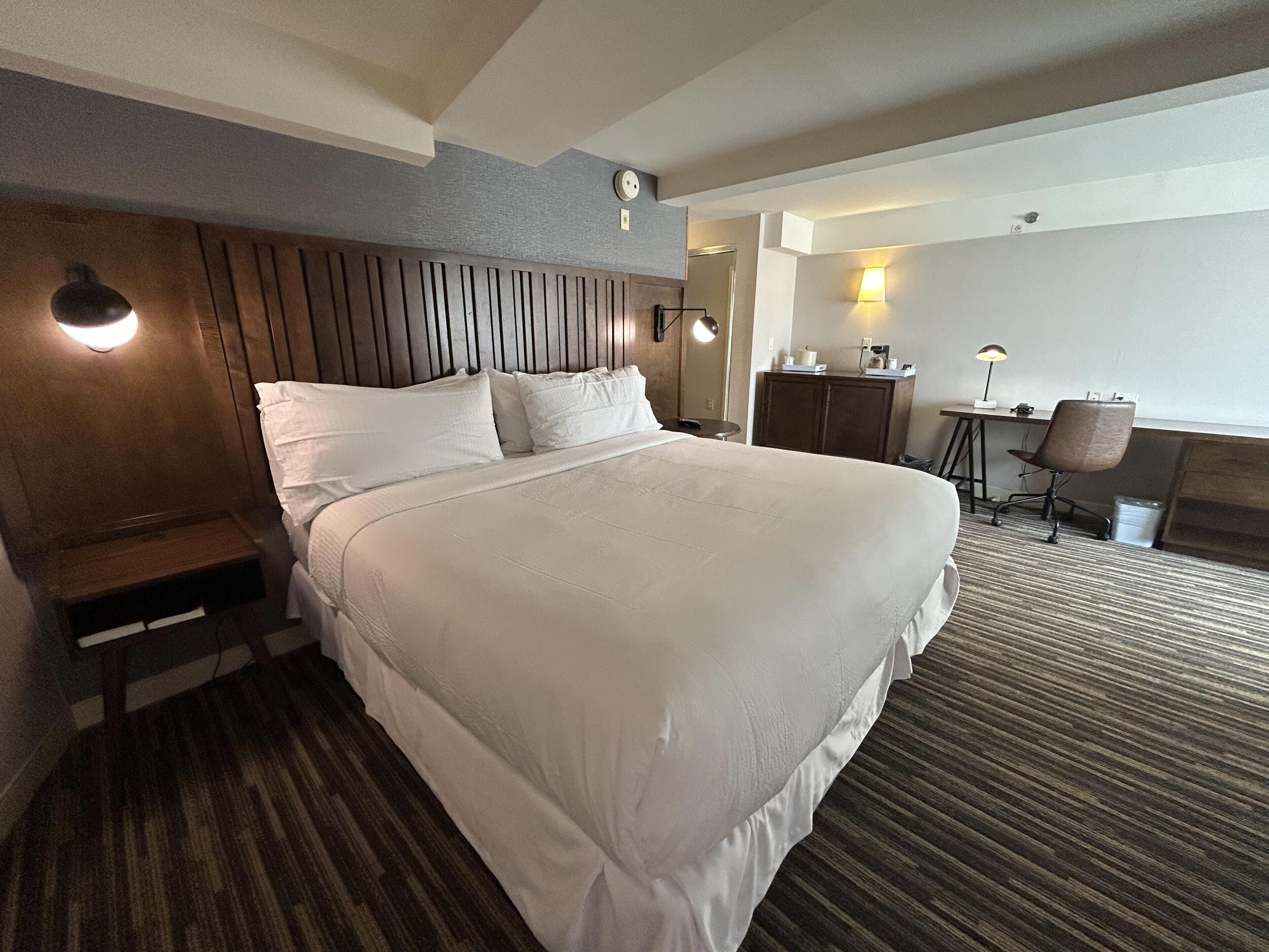 Presidential Suite, 1 Bedroom, Non Smoking, Jetted Tub (Shower Only) | Premium bedding, in-room safe, desk, laptop workspace