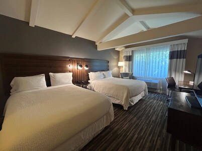 Best Western Premier Plainview-Long Island Hotel