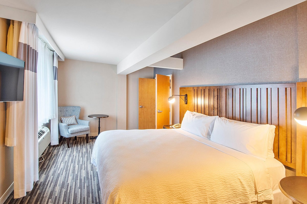 Suite, 1 Bedroom | Premium bedding, in-room safe, desk, blackout curtains