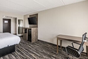 Premium bedding, pillowtop beds, desk, laptop workspace