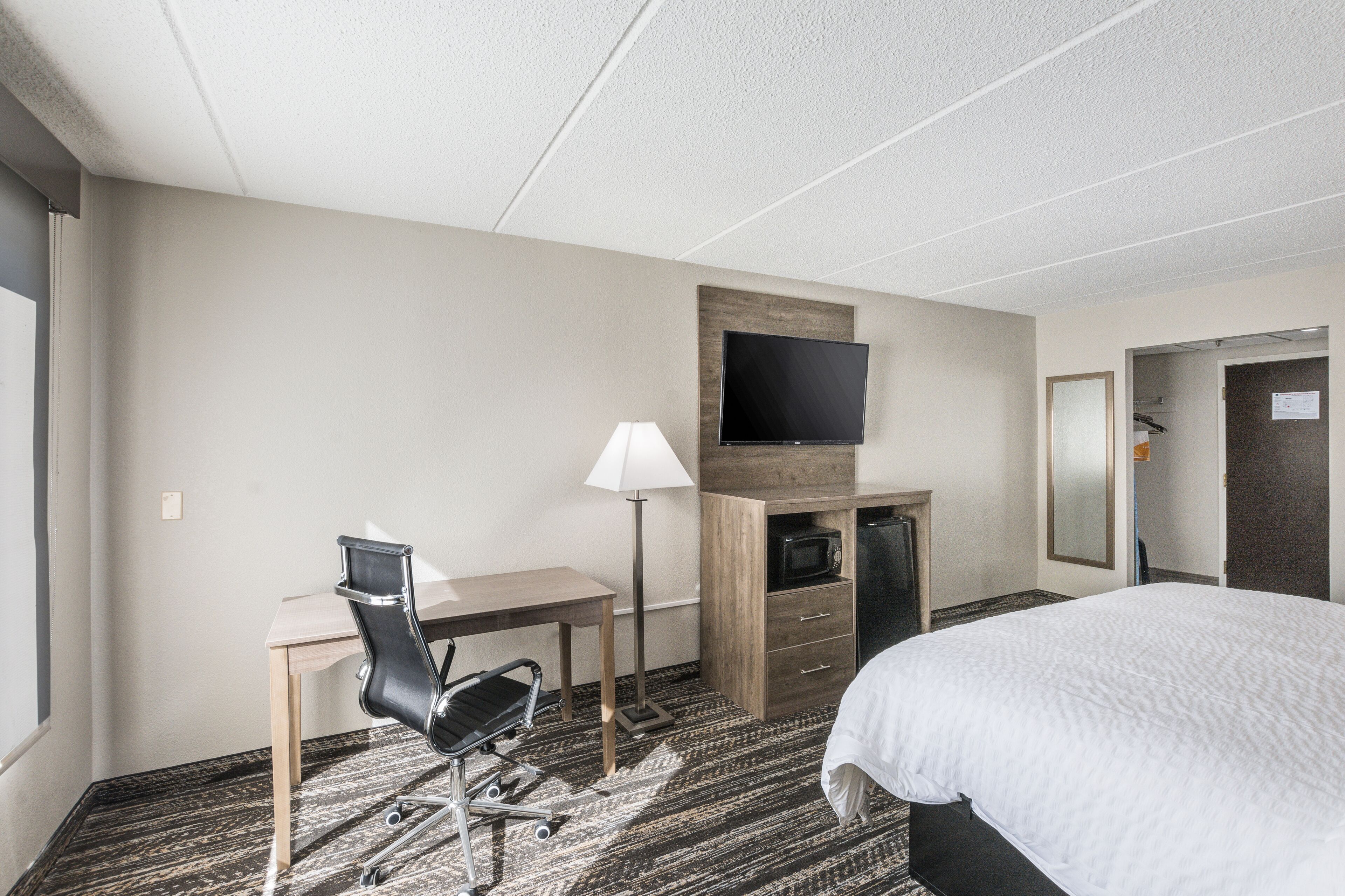 room, 1 king bed, accessible, non smoking | premium bedding, pillow-top beds, desk, laptop workspace