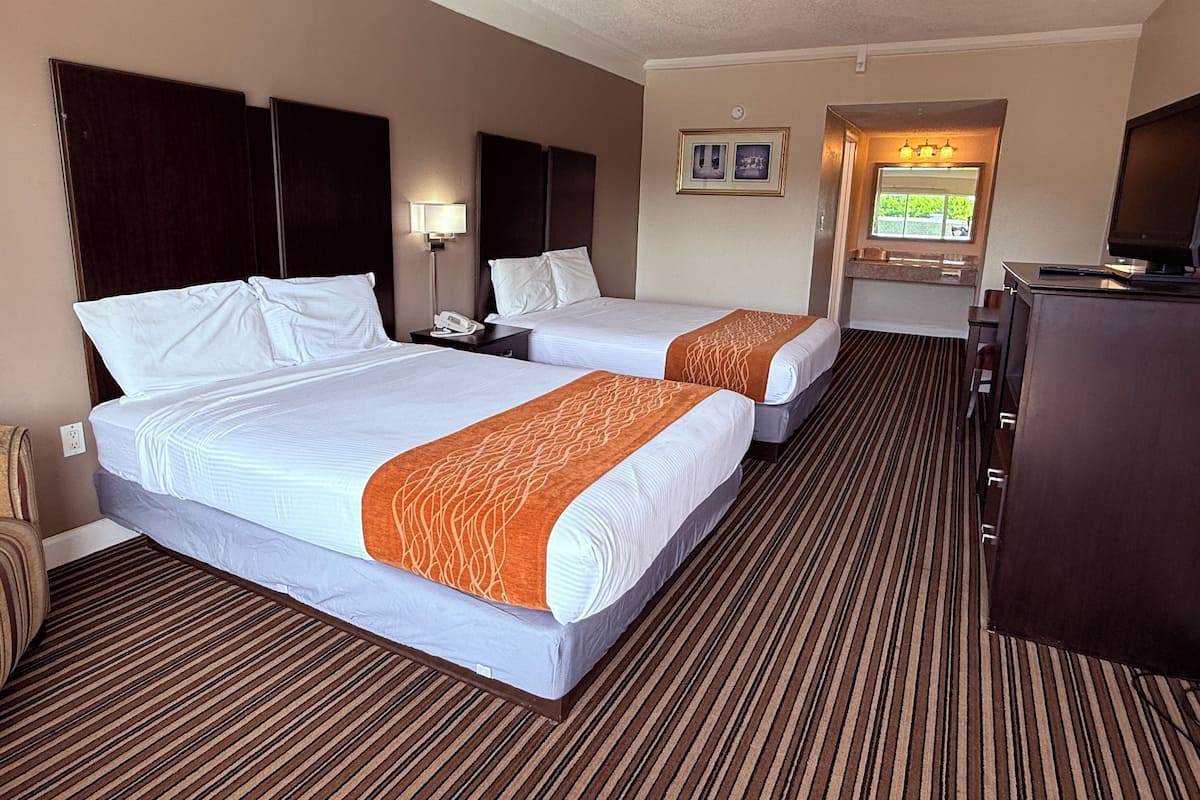 Blackout drapes, WiFi (free), bed sheets