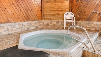 Bain à remous intérieur