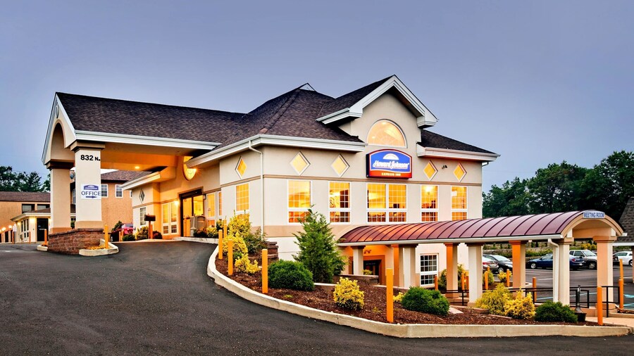 Howard Johnson by Wyndham Blackwood Near Philadelphia