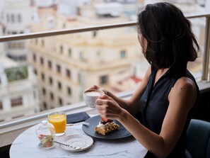 Daily buffet breakfast for a fee