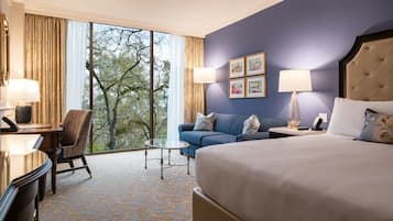 Traditional Room, 1 King Bed with Sofa bed | Premium bedding, down comforters, Tempur-Pedic beds, minibar