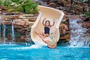 3 outdoor pools, pool loungers - The Houstonian Hotel, Club & Spa (Houston)
