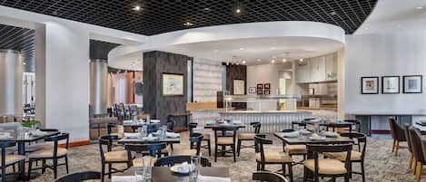 3 restoran, melayani sarapan