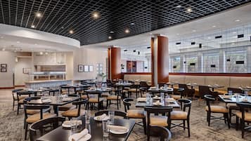 3 Restaurants; Frühstück, Mittagessen und Abendessen werden serviert