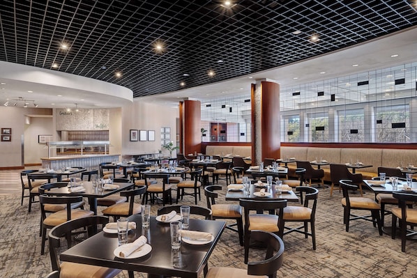 3 restaurants, breakfast served