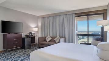 Junior Suite, 1 King Bed | Premium bedding, pillowtop beds, desk, laptop workspace