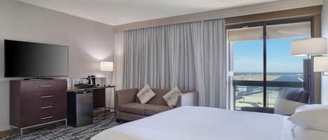 Junior Suite, 1 King Bed | Premium bedding, pillowtop beds, desk, laptop workspace