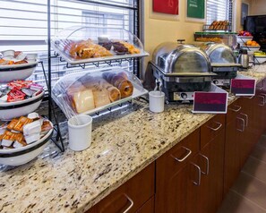 Desayuno para llevar gratuito y diario