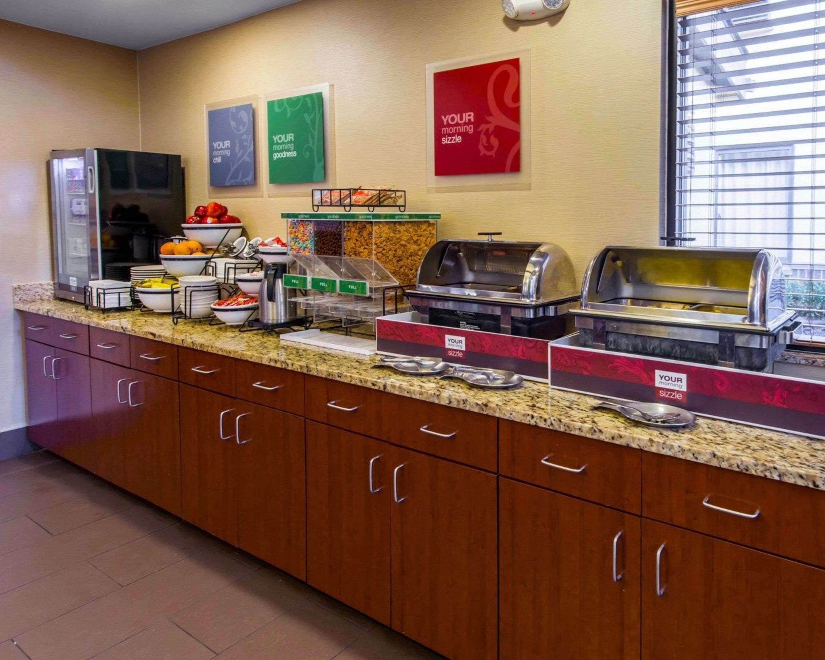 Café da manhã para viagem grátis todos os dias