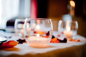 Indoor wedding - The Yorktowne Hotel, Tapestry Collection by Hilton (York)