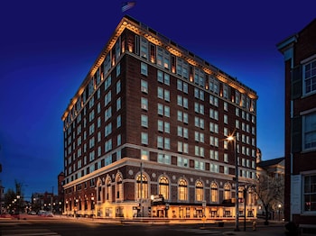 The Yorktowne Hotel, Tapestry Collection by Hilton