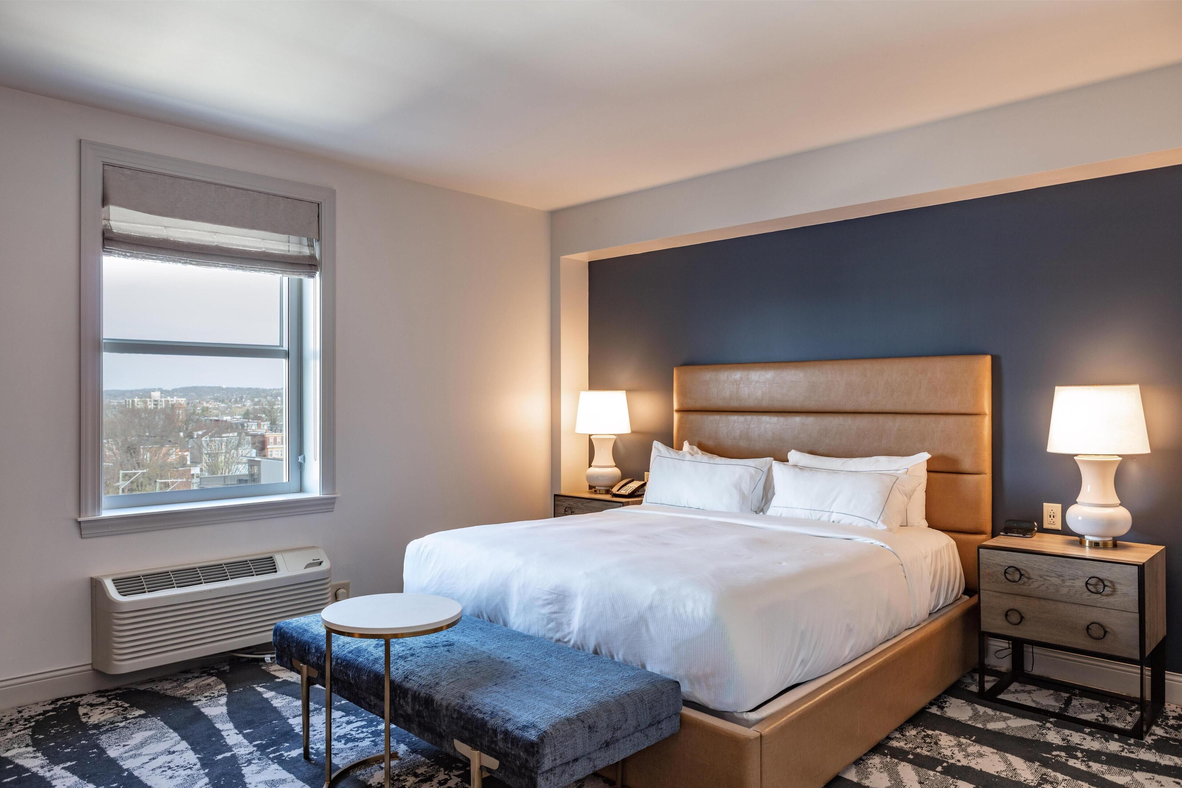 Deluxe Room, 1 King Bed | Down duvets, pillow-top beds, in-room safe, desk