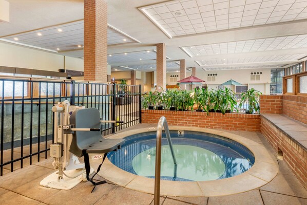 Indoor pool, seasonal outdoor pool, sun loungers