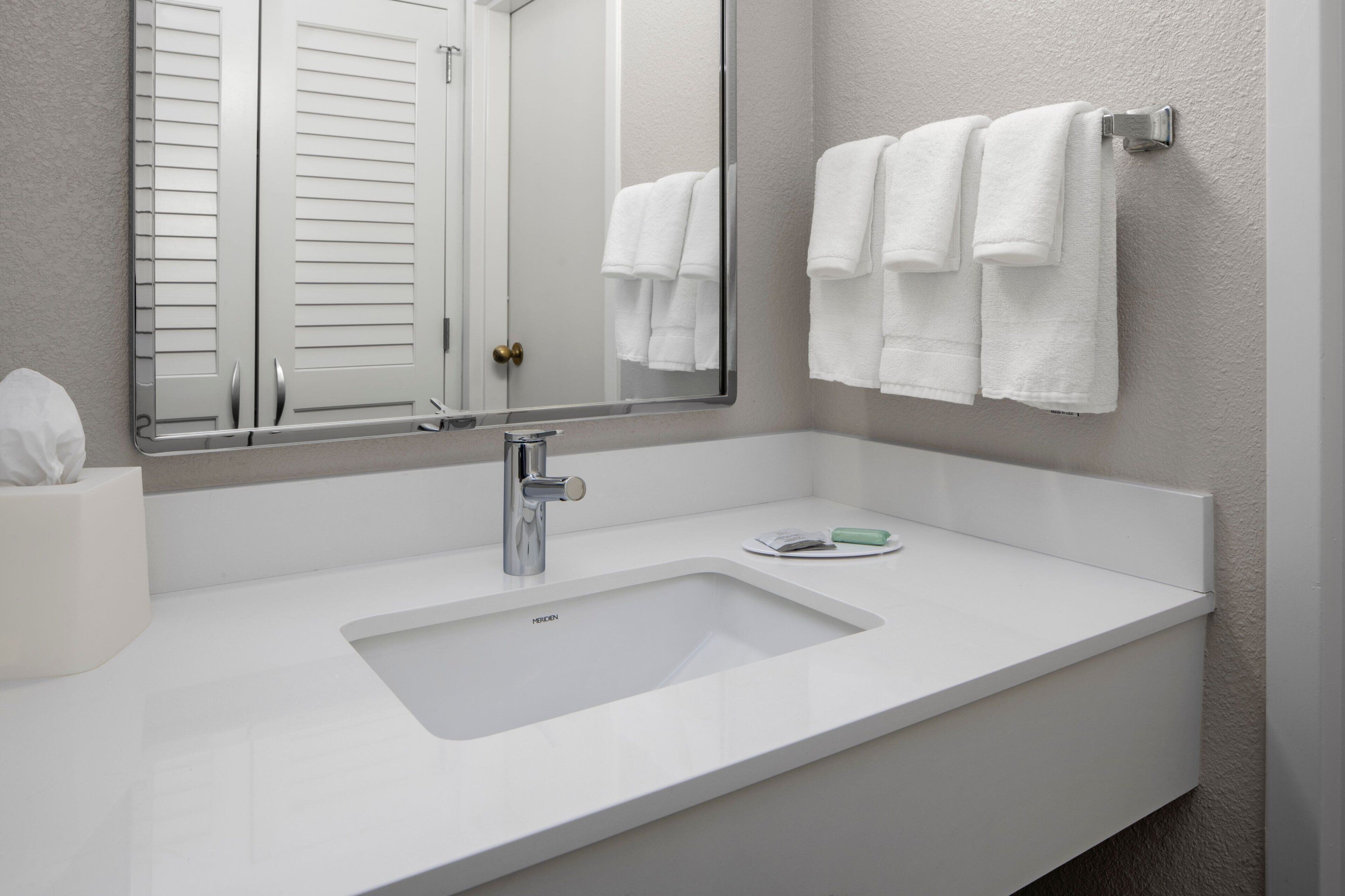 combined shower/bathtub, free toiletries, hair dryer, towels