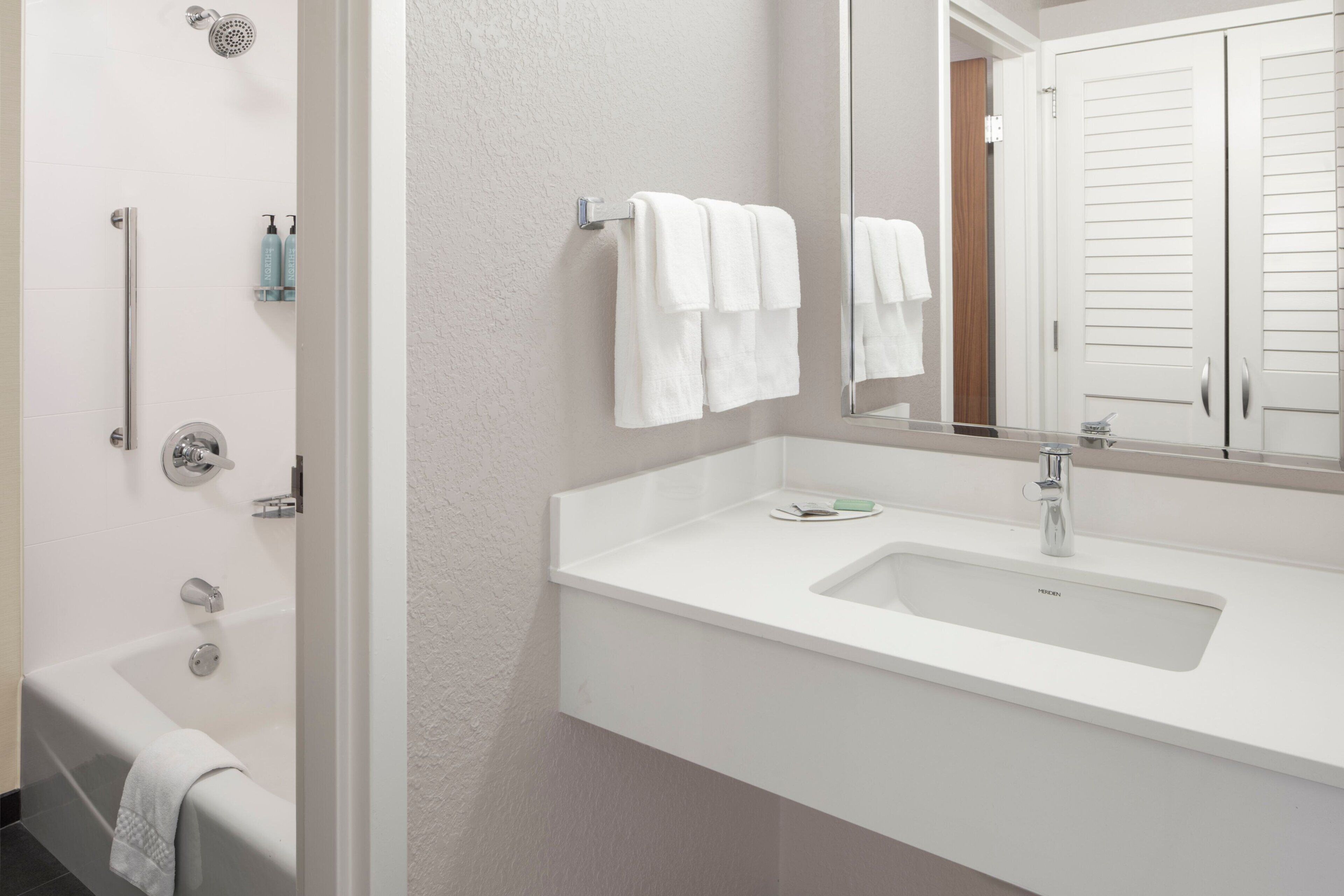 combined shower/bathtub, free toiletries, hair dryer, towels