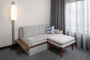 Caja de seguridad en la habitación y escritorio 