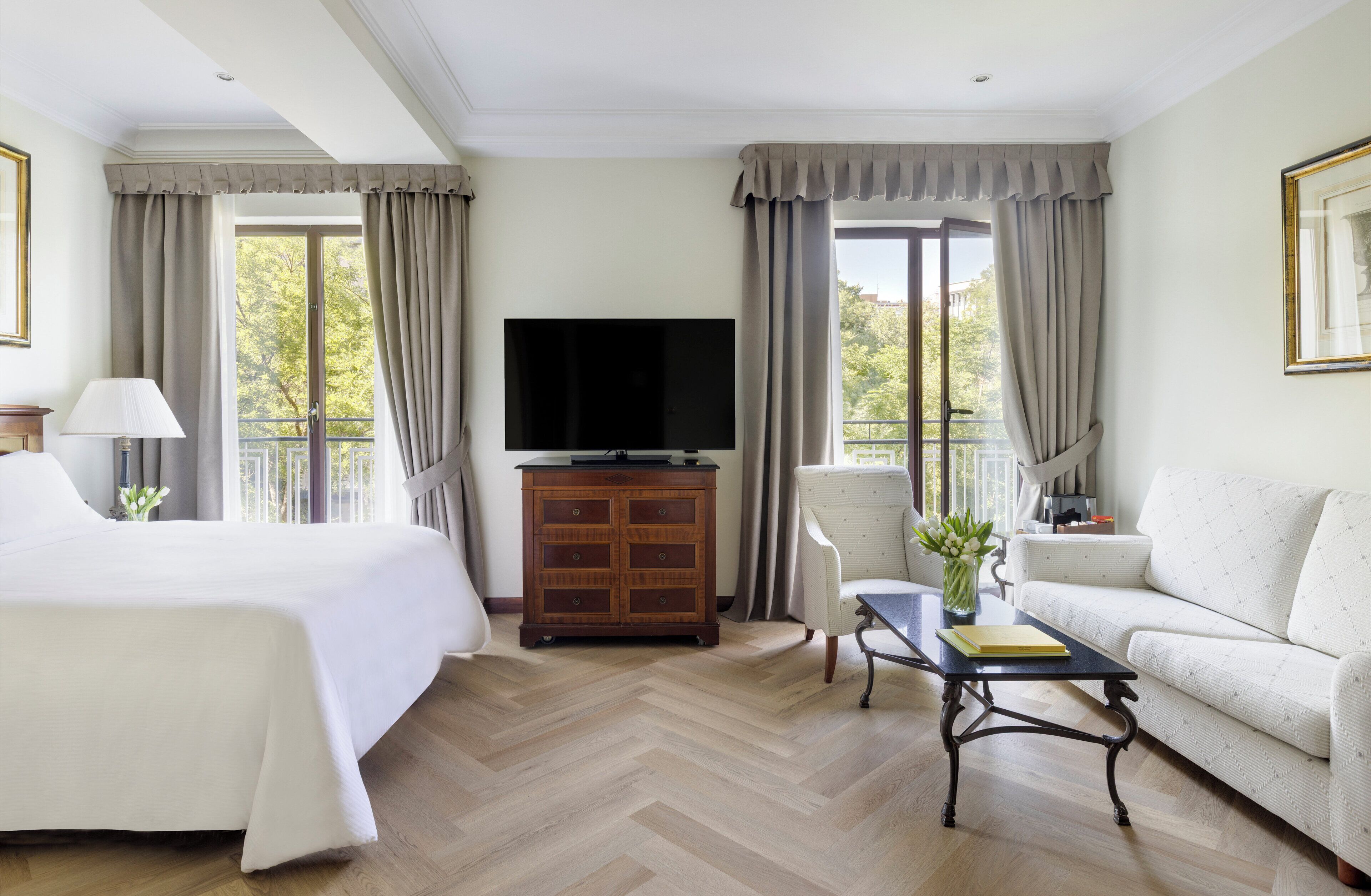 1 bedroom, egyptian cotton sheets, premium bedding, down duvets