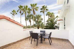 Suite, 1 cama de matrimonio grande, no fumadores, balcón | Balcón