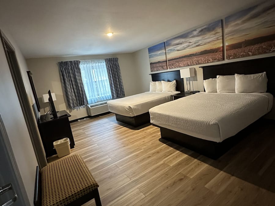 1 bedroom, desk, laptop workspace, blackout curtains