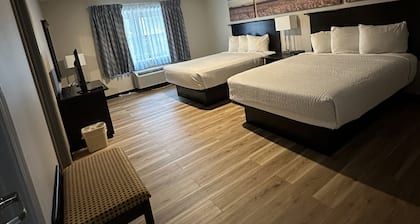 Days Inn and Suites by Wyndham Sikeston