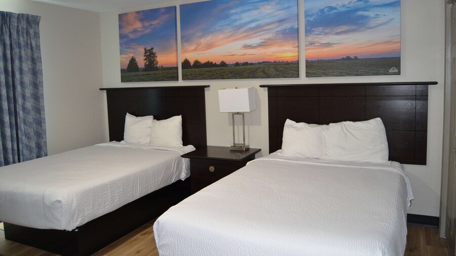 Days Inn and Suites by Wyndham Sikeston