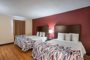 Superior Room, 2 Queen Beds, Non Smoking | Desk, iron/ironing board, free cribs/infant beds, free WiFi - Red Roof Inn Des Moines (Des Moines)