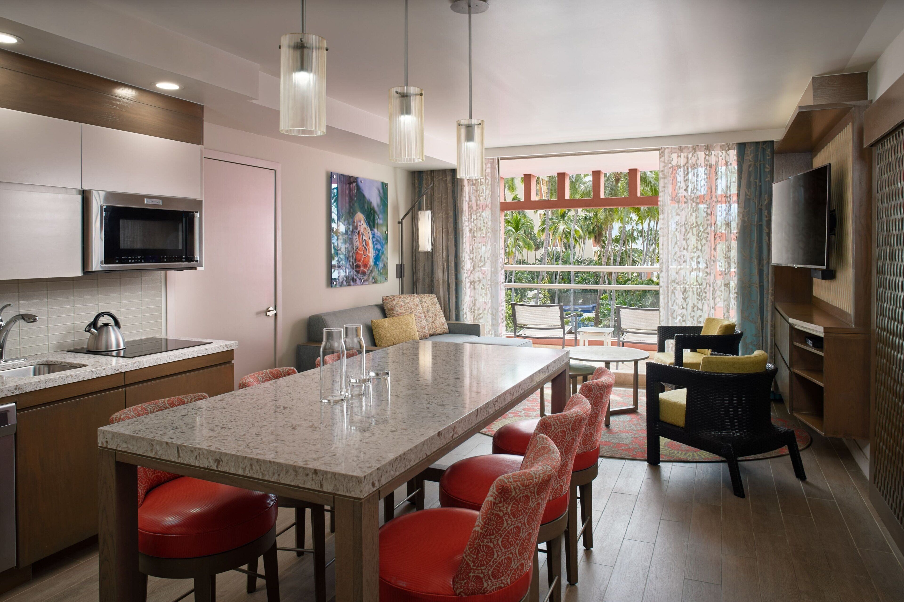 Wholesome Family, 2 Bedroom Suite, Pool view, Laundry Room