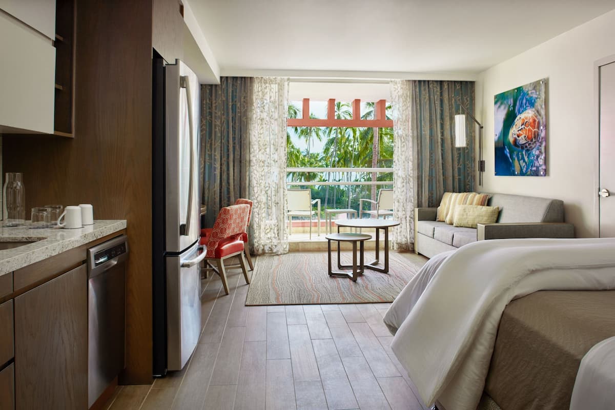Family Studio, 1 King Bed with Sofa bed, Non Smoking, Pool View | 1 bedroom, minibar, in-room safe, desk