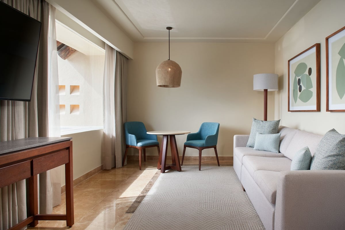 1 bedroom, minibar, in-room safe, desk