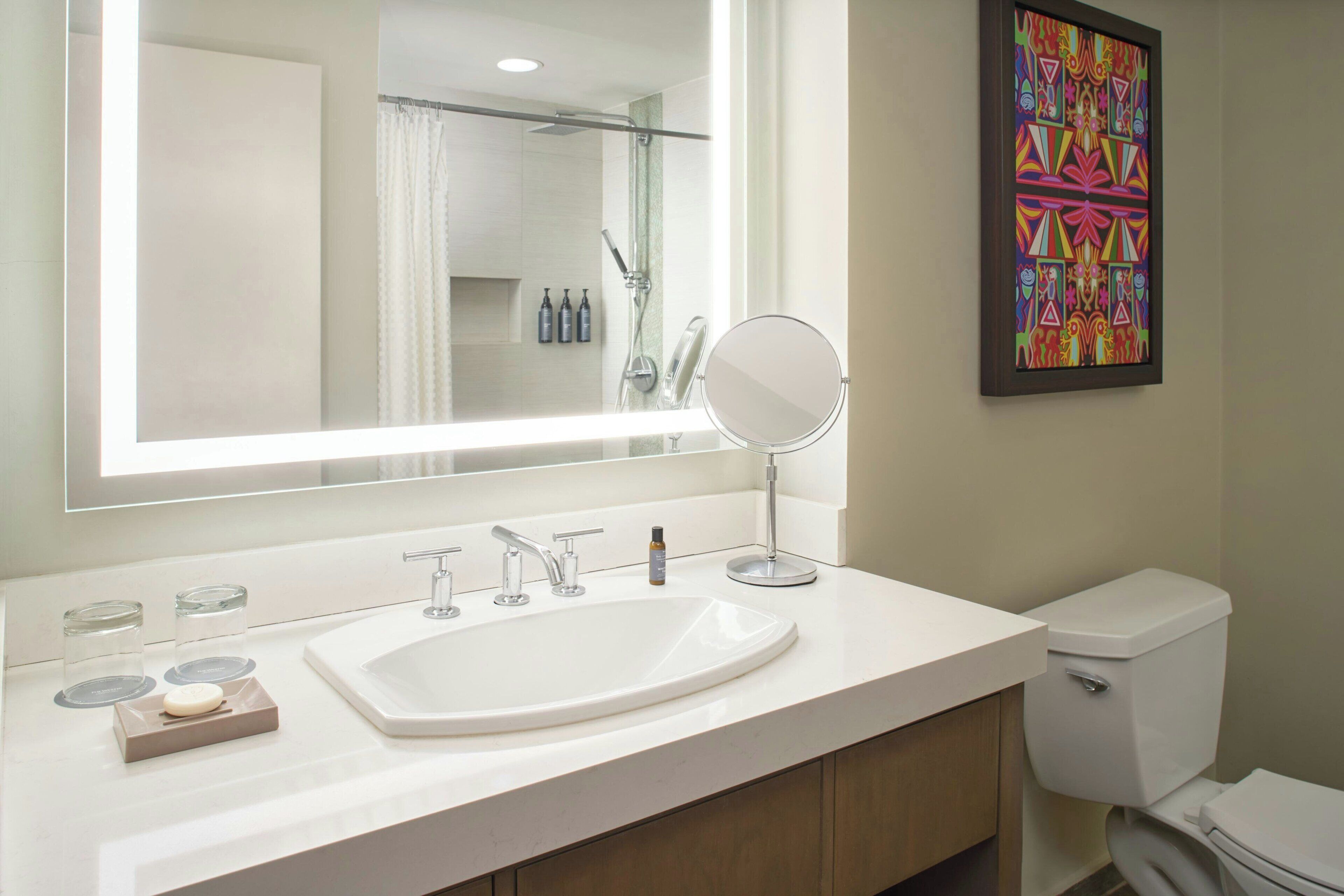 Wholesome Family, 2 Bedroom Suite, Pool view, Laundry Room | Bathroom