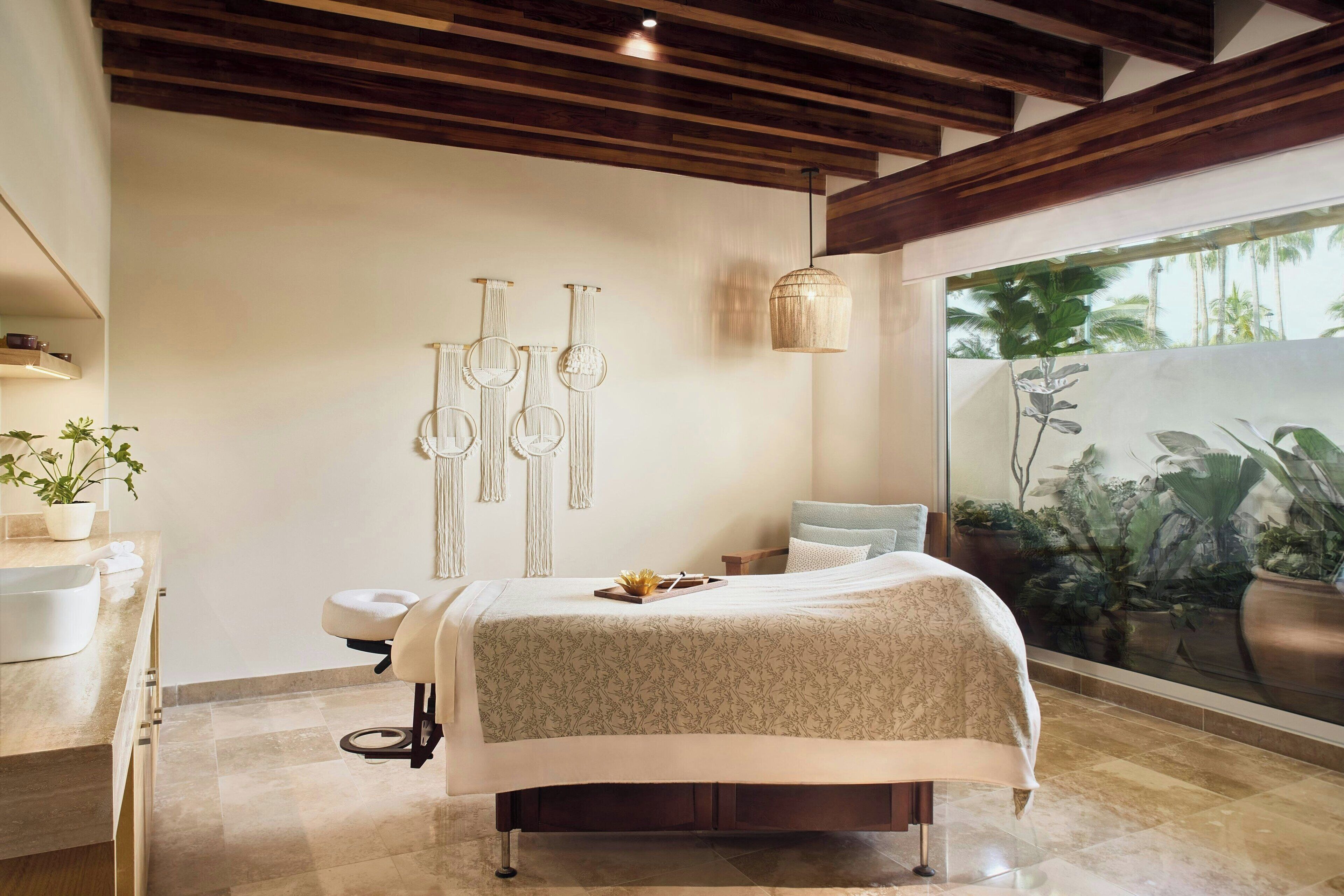 Sauna, steam room, body treatments, aromatherapy, hot stone massages