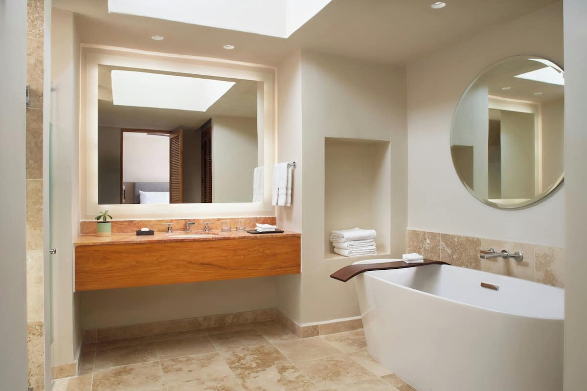 Heavenly Penthouse, 1 Bedroom Bi-level Suite, 1 King | Bathroom