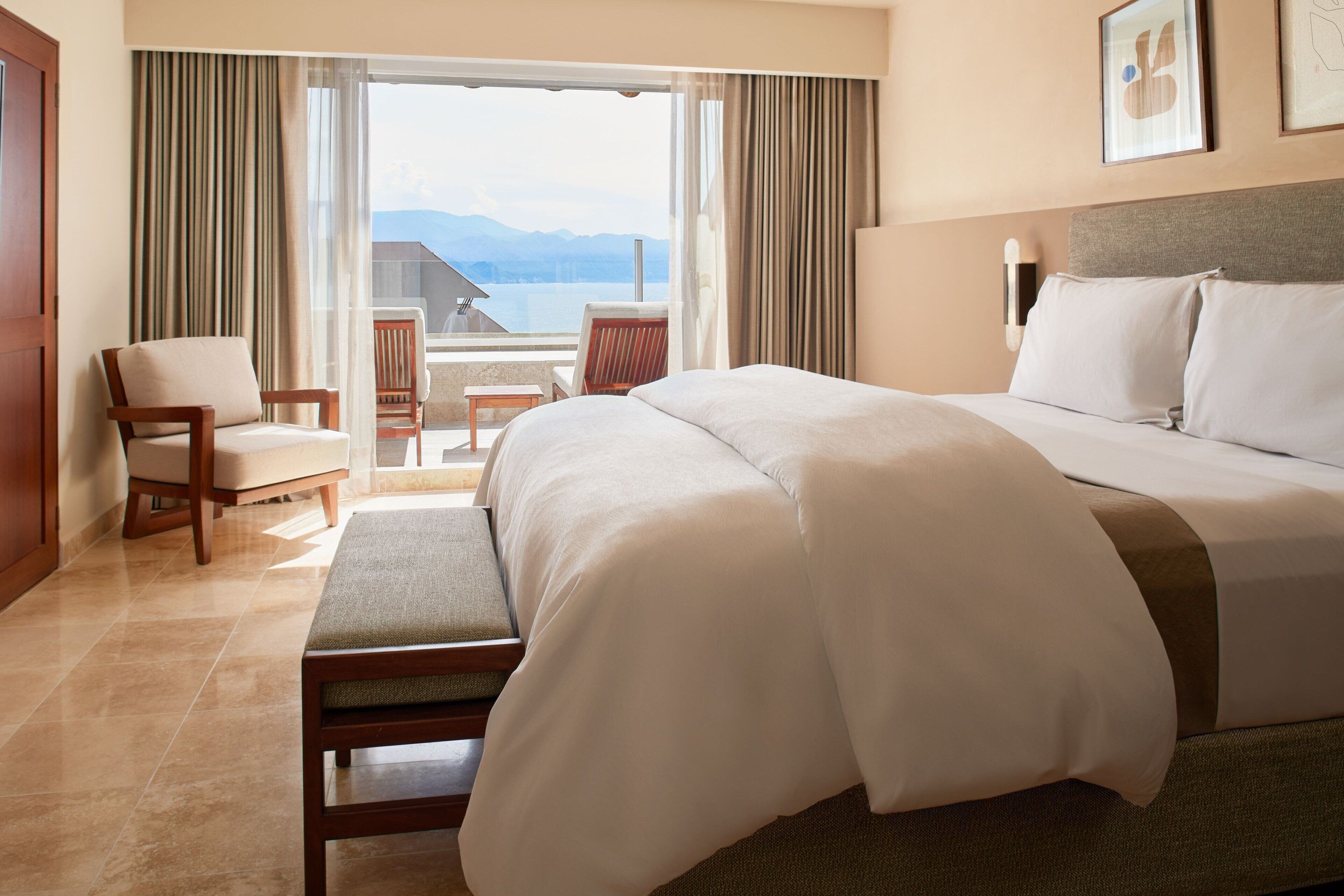 suite, 1 bedroom, non smoking | 1 bedroom, minibar, in-room safe, desk