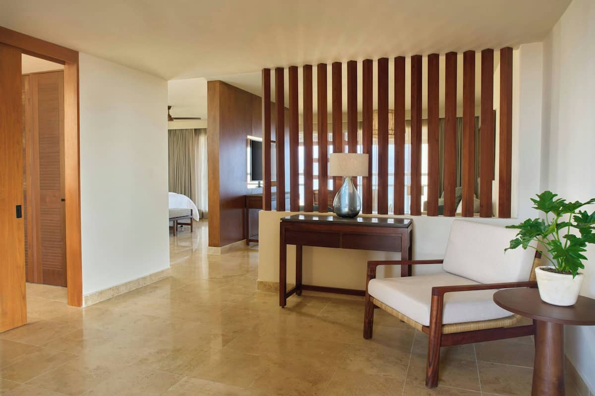 Panoramic Suite, 1 King Bed with Sofa bed, Non Smoking, Ocean View